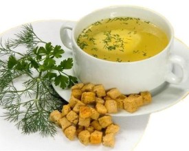 Куриный бульен с сухариками